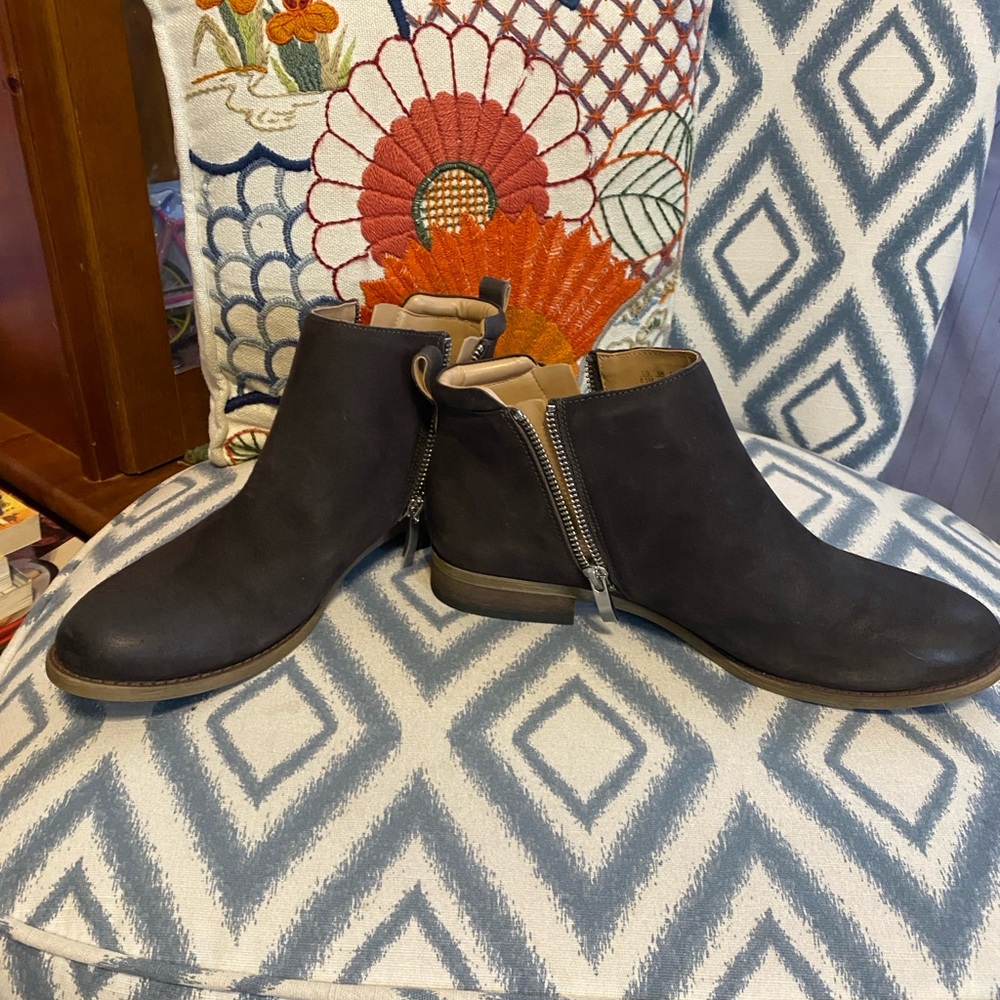 Franco Sarto Women’s Brown Suede Ankle Boots; size 8.5; NWT;  never worn!